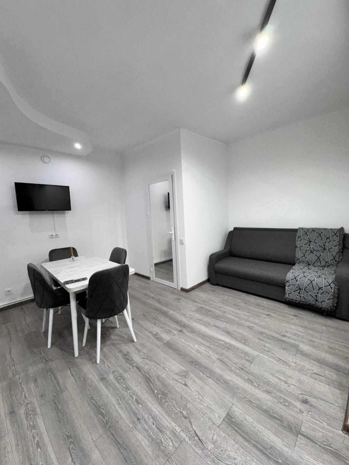 Apartament Suita 4 Apartment *
